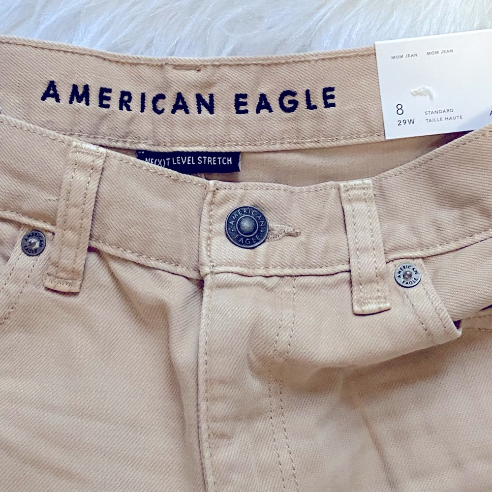 American Eagle Mom Crop Khaki Jeans. Next Level Stretch. Size 8 Regular. - Picture 3 of 4